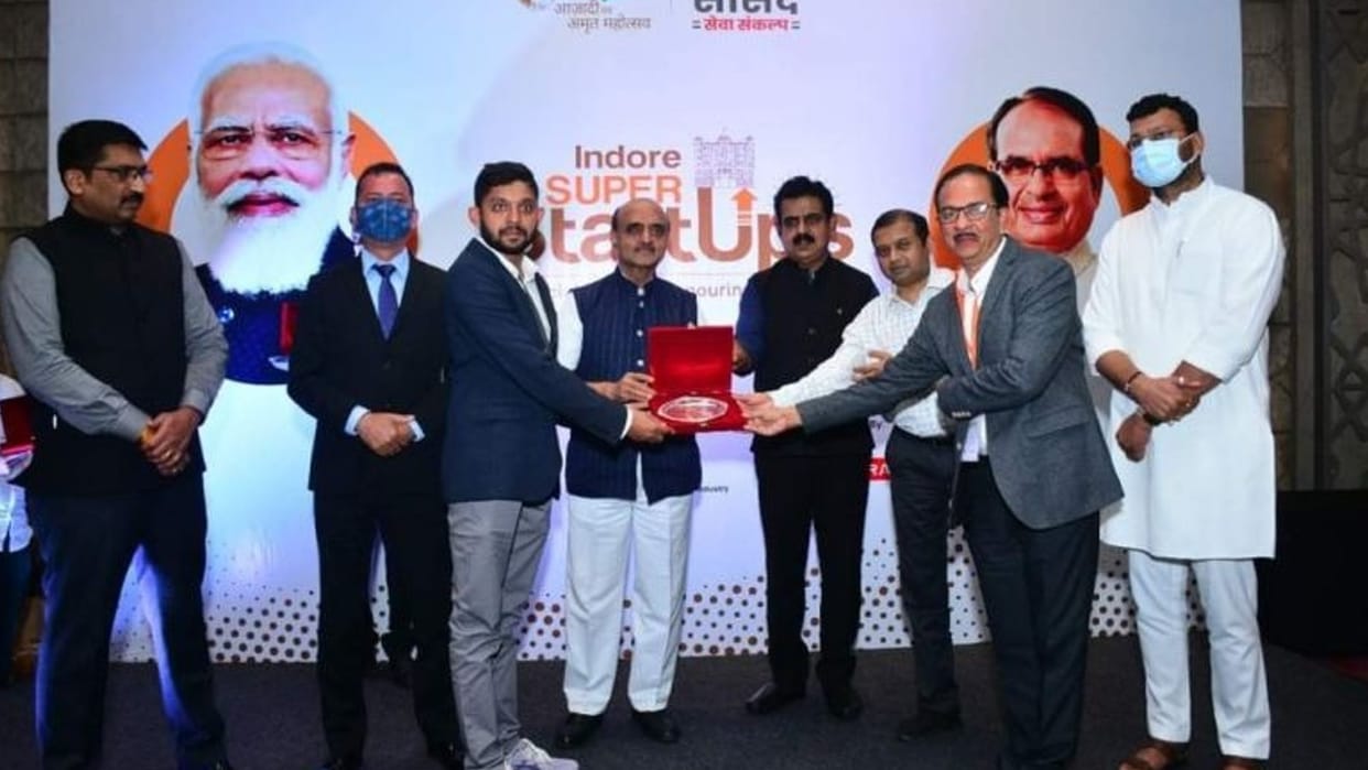 Madhya Pradesh: Startup 'Bima Kavach' made it easy to buy insurance, more than 250 people got insurance in 11 months
