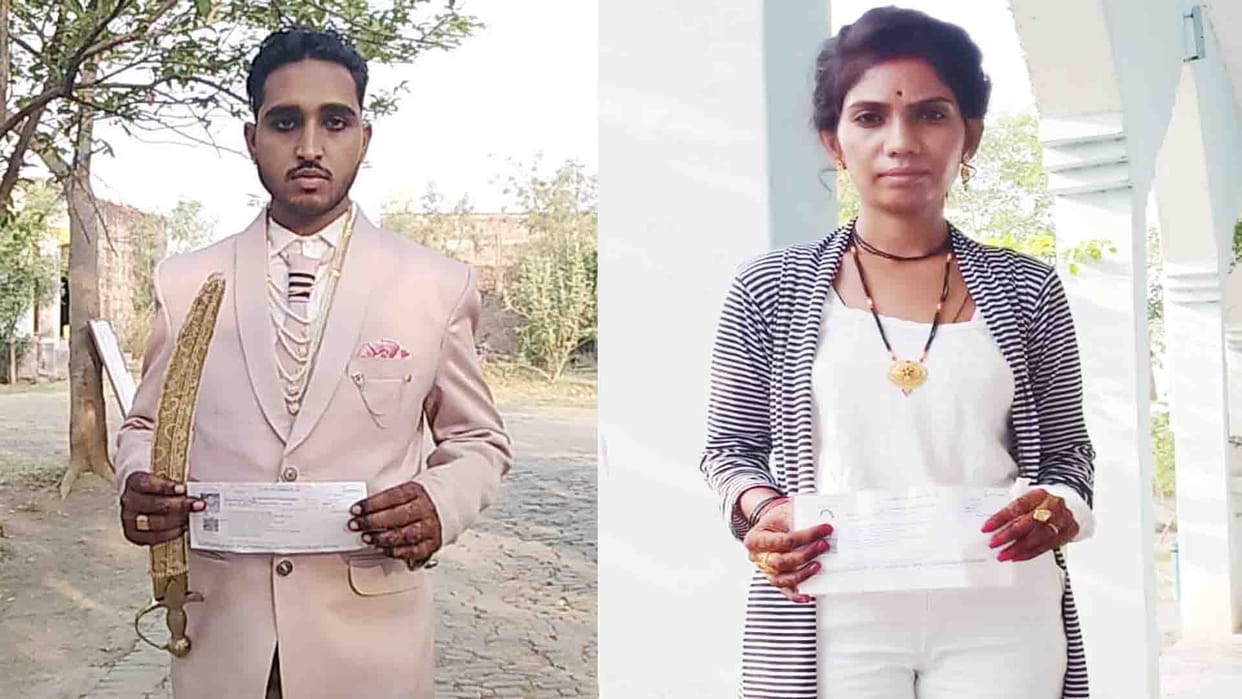 Leaving wedding rituals, bride and groom arrived to take the exam