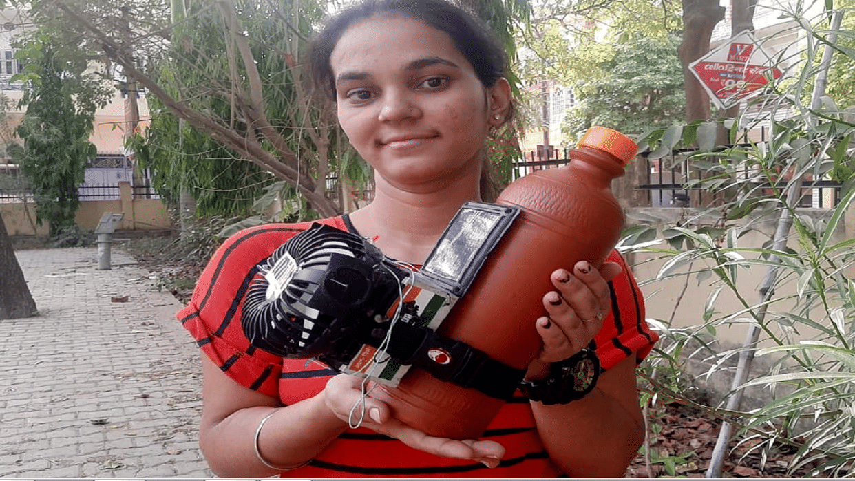 Varanasi student made a solar water cooling system device