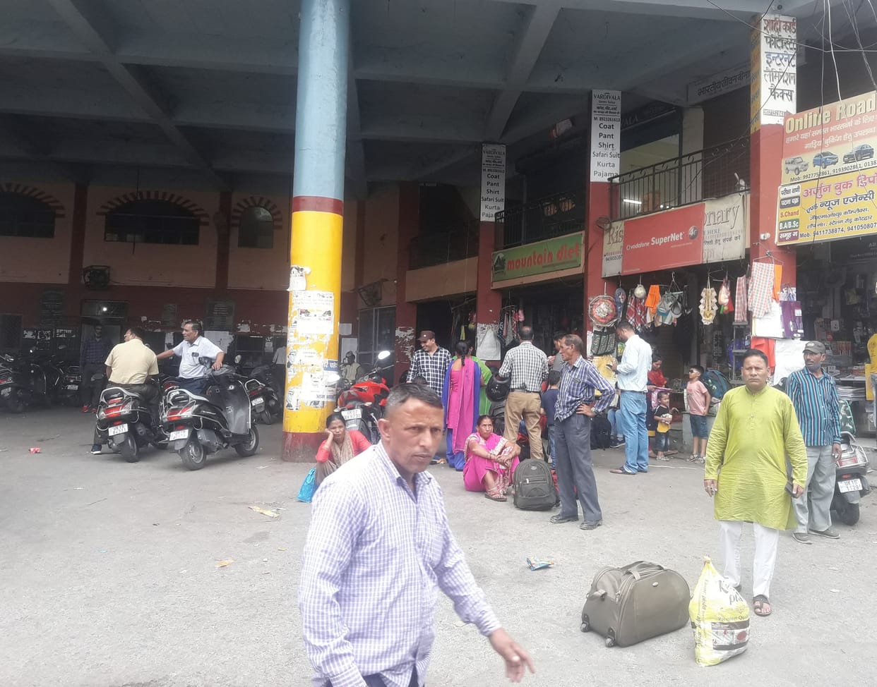 Buses went to Chardham, the transport system on branch routes collapsed