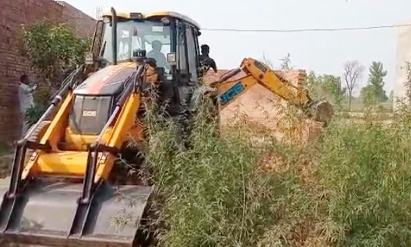Government property was freed by running a bulldozer in Labkari