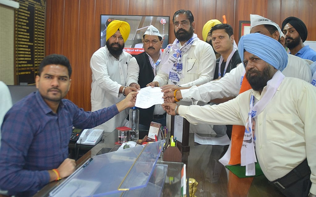 aam admi parti send letter to president of india and demanded the resigne of state govt.