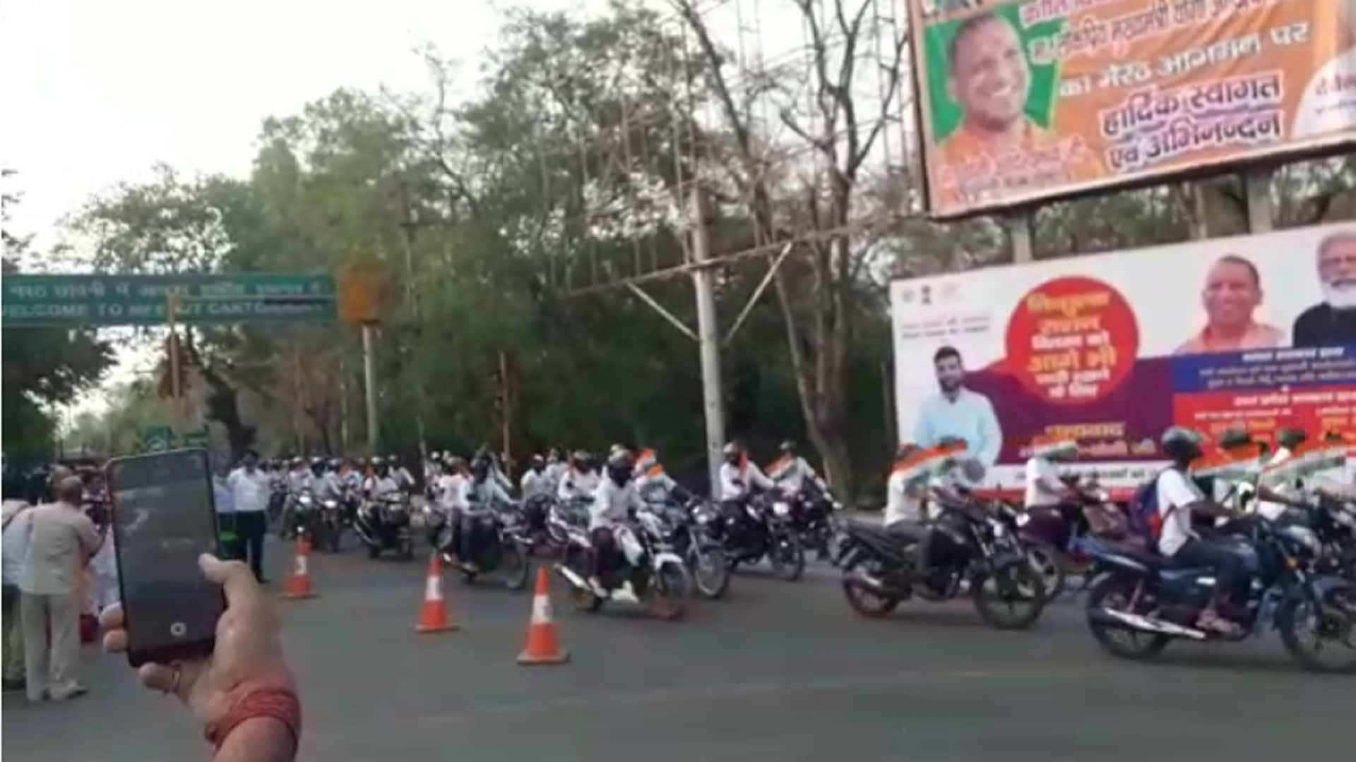 Chief Minister Yogi Adityanath Meerut Visit: CM Yogi has reached to Dhansingh  Kotwal, Martyr Memorial and Aughadnath Temple see photos