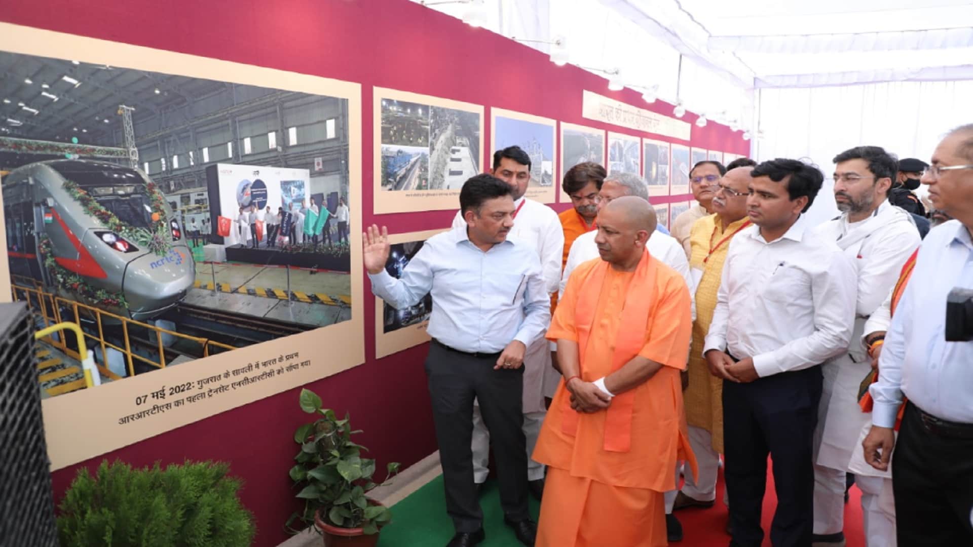 Chief Minister Yogi Adityanath Meerut Visit: CM Yogi has reached to Dhansingh  Kotwal, Martyr Memorial and Aughadnath Temple see photos