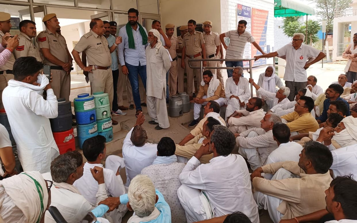 Villagers' meeting upset over non-arrest of accused in Surendra murder case