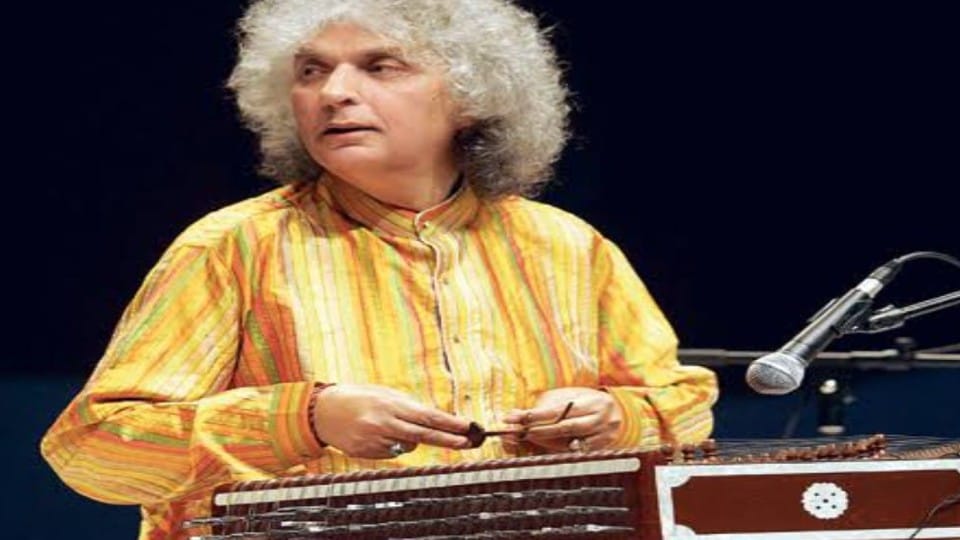 Pandit Shivkumar Sharma performed many times in Taj Mahotsav Agra