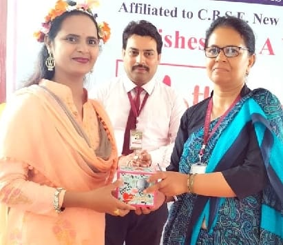 Babita in My Mom's Got Talent and Ninderjit first in Salad Decoration