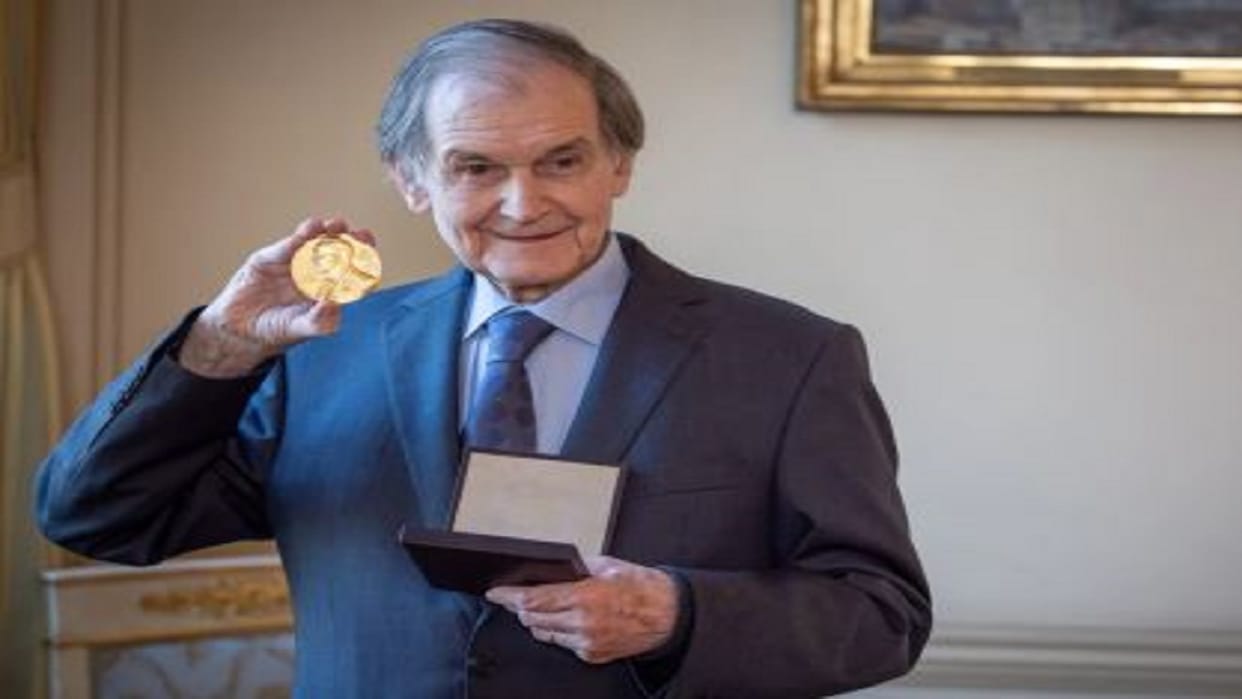 Nobel Laureate mathematical physicist Roger Penrose says Big Bang did not start the present universe