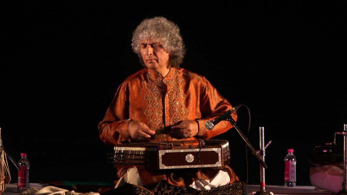 Pandit Hari Prasad Chaurasia and Other Pay Tribute to Santoor Maestro Pandit Shivkumar Sharma