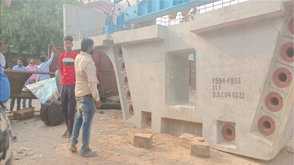 50 tonne segment fell on ground due to breaking of NCRTC crane hook
