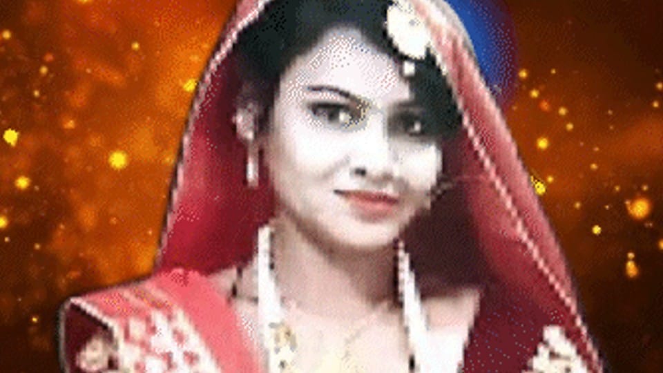 Indore: The robber bride married by pretending to be a Brahmin, stayed for seven days and ran away with three lakh rupees and jewelry.