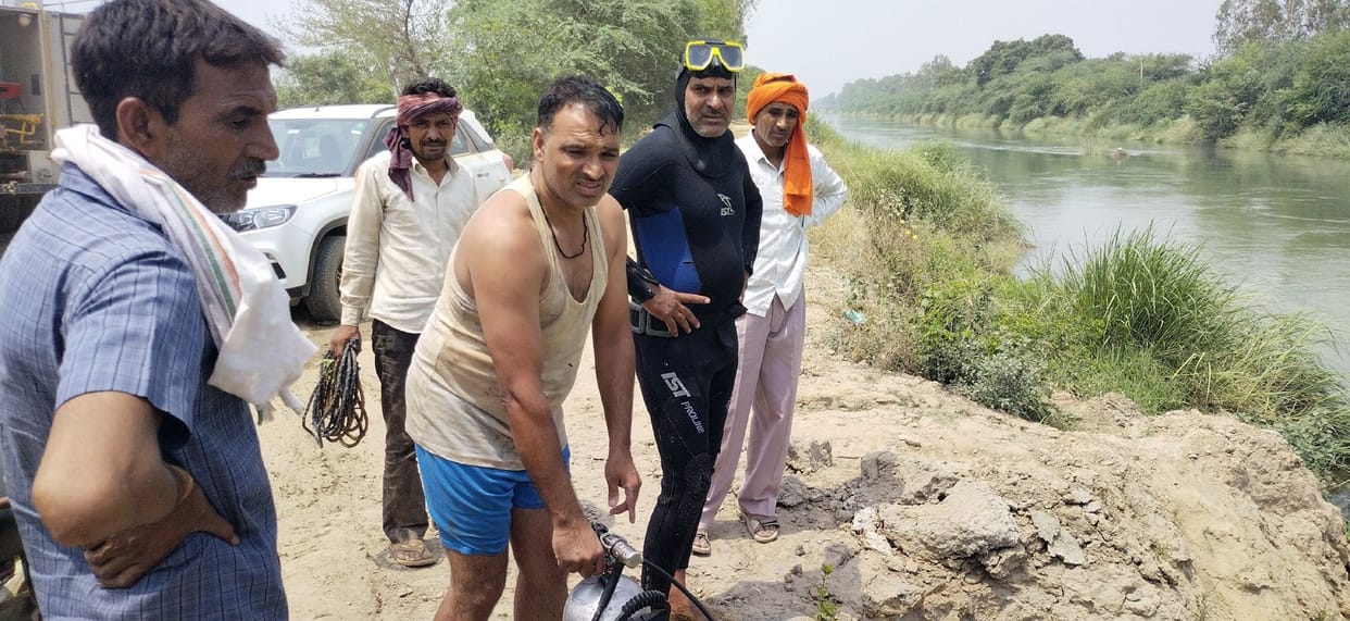 Team's hands empty in search of youth drowned in canal