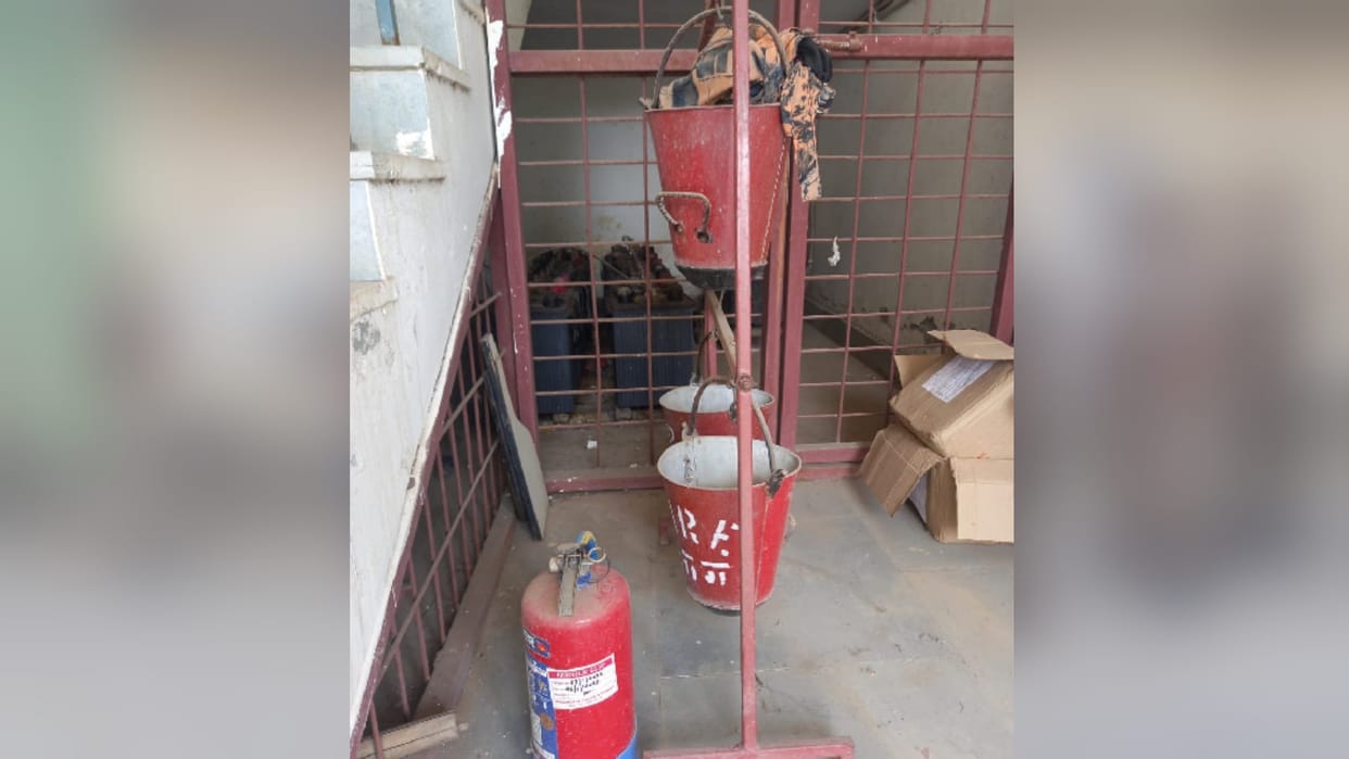 Exclusive: cylinders being supplied indiscriminately Under the guise of challan form book of Rs 70 in Baghpat