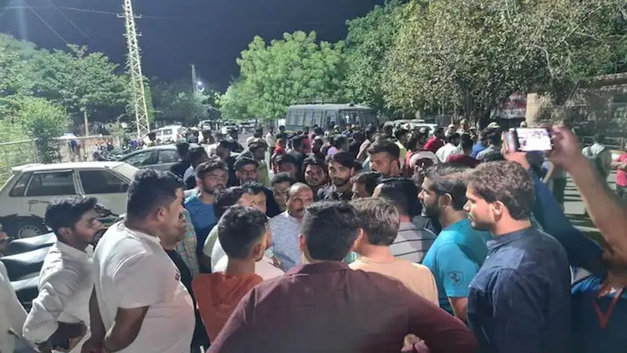 Bhilwara: Internet services closed for 24 hours, administration banned due to tense situation after killing of youth