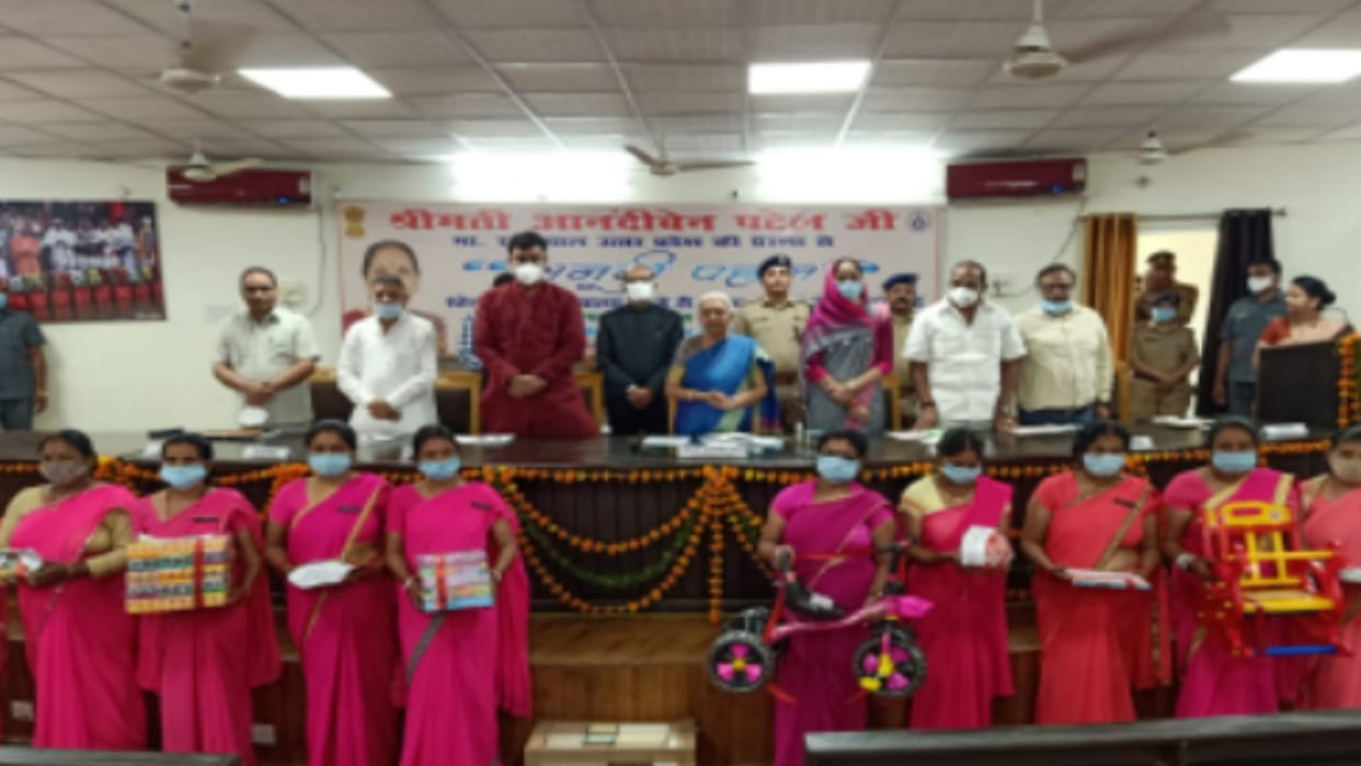 UP: Governor Anandiben Patel reached Bijnor, meeting with officers at Vikas Bhavan