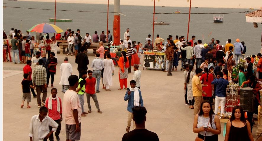Varanasi: Weather changed due to Asani's effect, lightning flashed after strong sunlight, relief from drizzle
