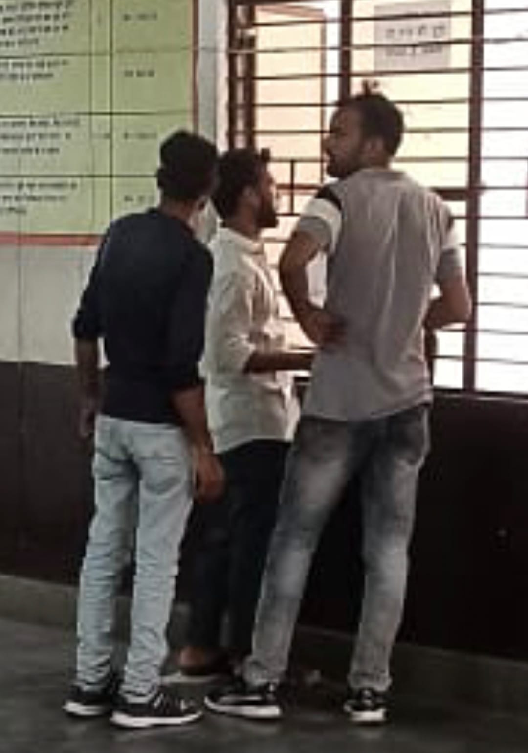 Waiting for driving license, seven thousand are not getting slot