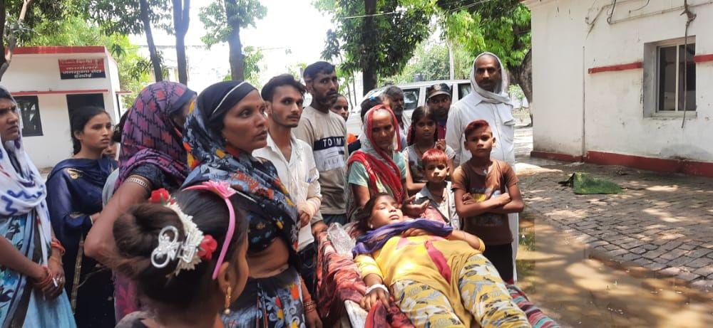 hardoi news,The family reached the SP office after loading the teenager on a stretcher