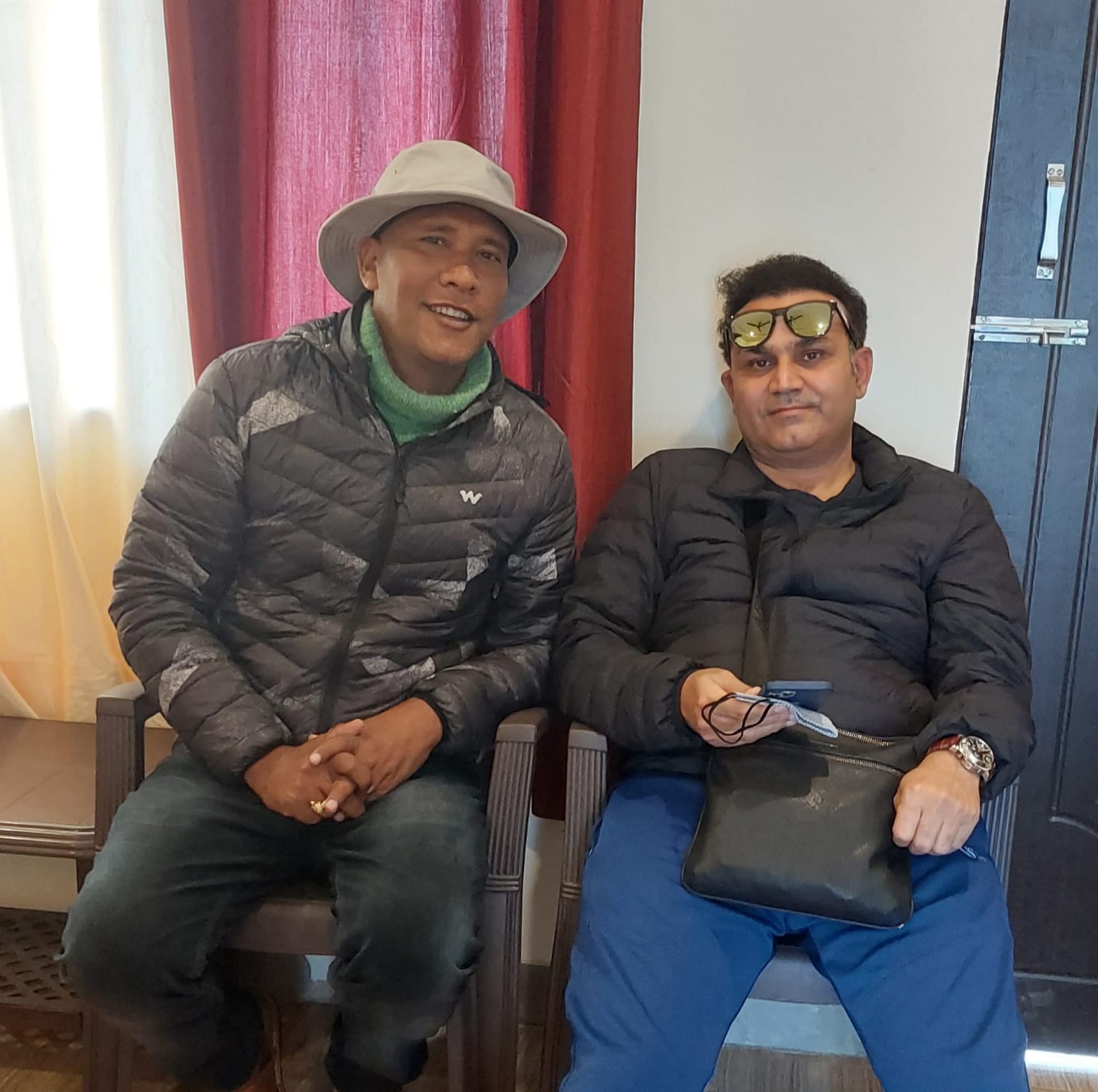 Former cricketer Virender Sehwag struggling with jam, Veeru reached Triyuginarayan to attend manager wedding, See Photos