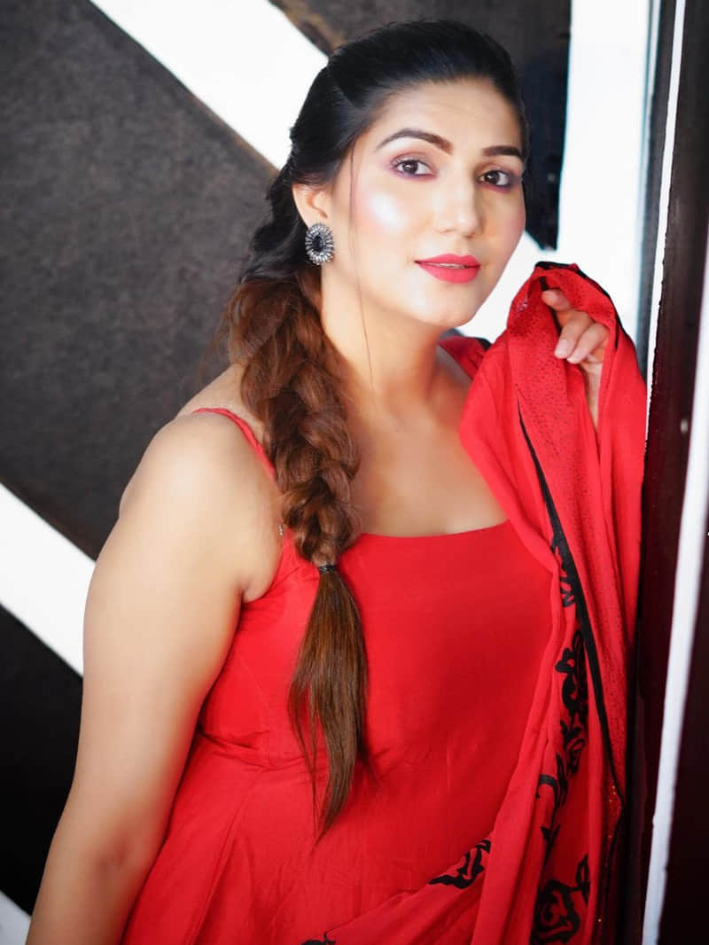 Haryanvi Dancer Sapna Choudhary Music Journey From Local to Bollywood News in Hindi