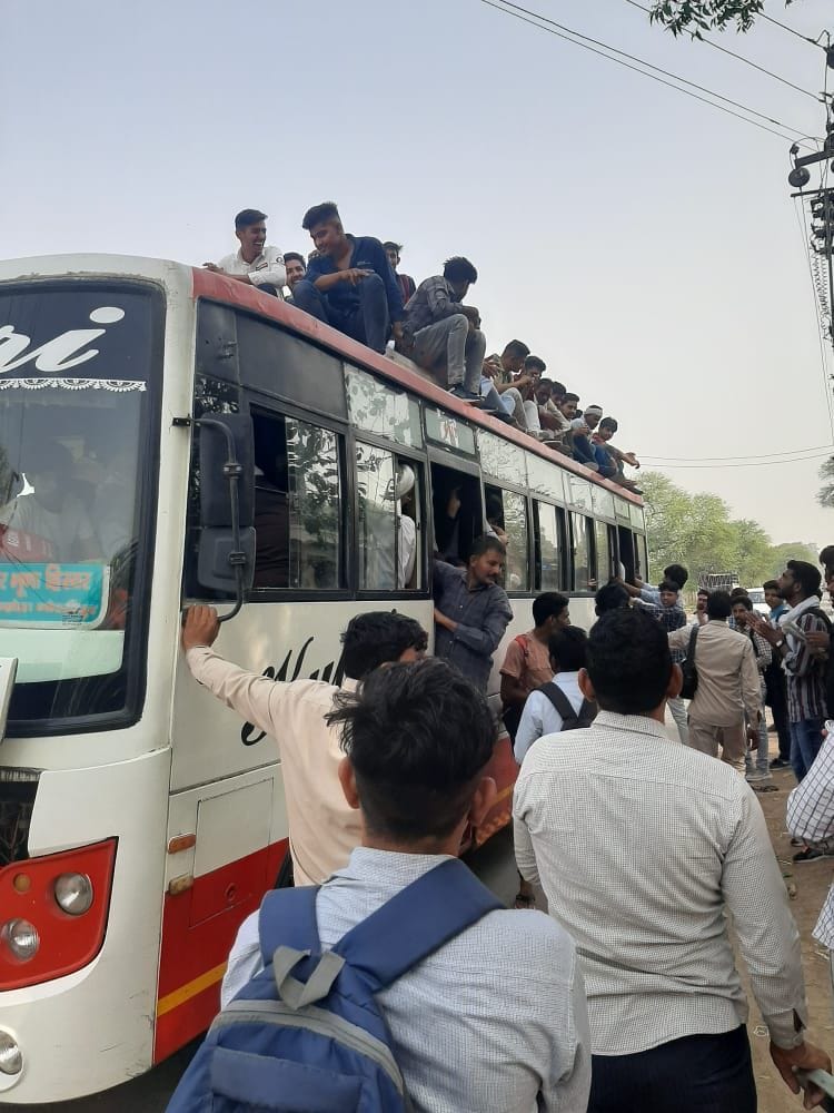 Due to lack of bus facility, private in Kuleri and two roadways buses stopped in Chirod