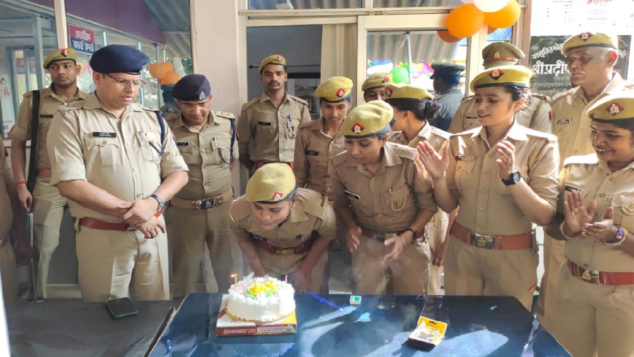 SP said happy birthday to you by feeding cake to the lady Constable