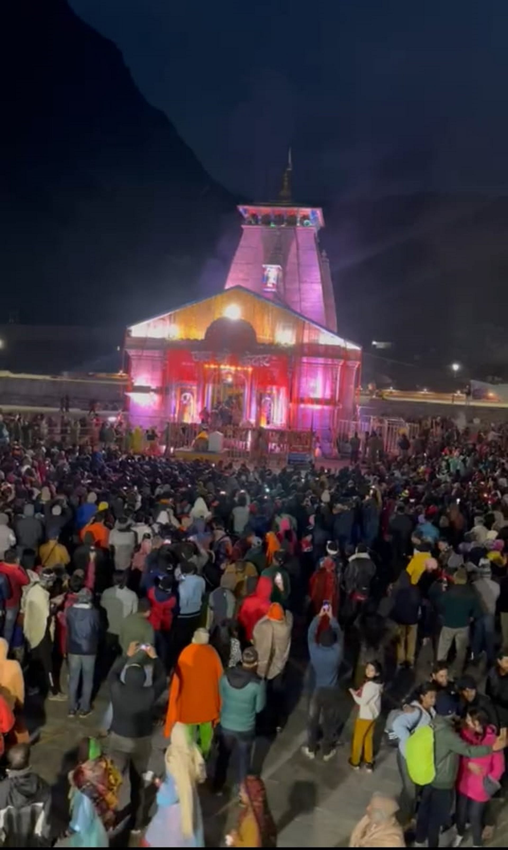 chardham Yatra 2022, kedarnath Dham evening aarti, Devotees enthusiasm peak for darshan of Baba Kedar, see photos
