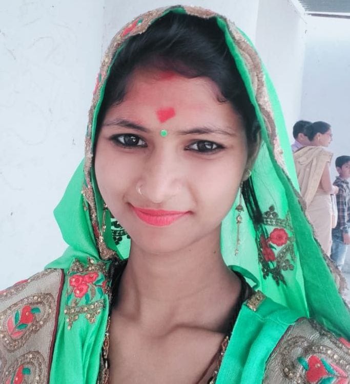 Kanpur Dehat : Married woman's body found hanging from a noose, family members accused of killing her for dowry