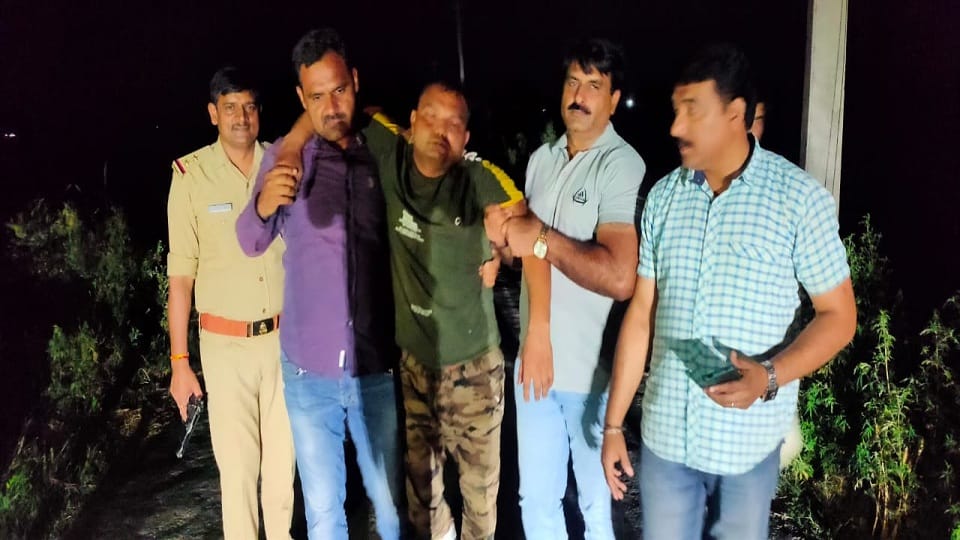 miscarant arrested after police encounter in muradnagar