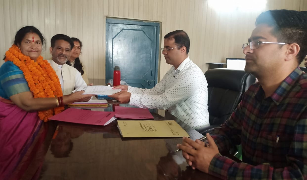 Champawat Election 2022 Congress candidate Nirmala Gahtodi filed her nominationToday