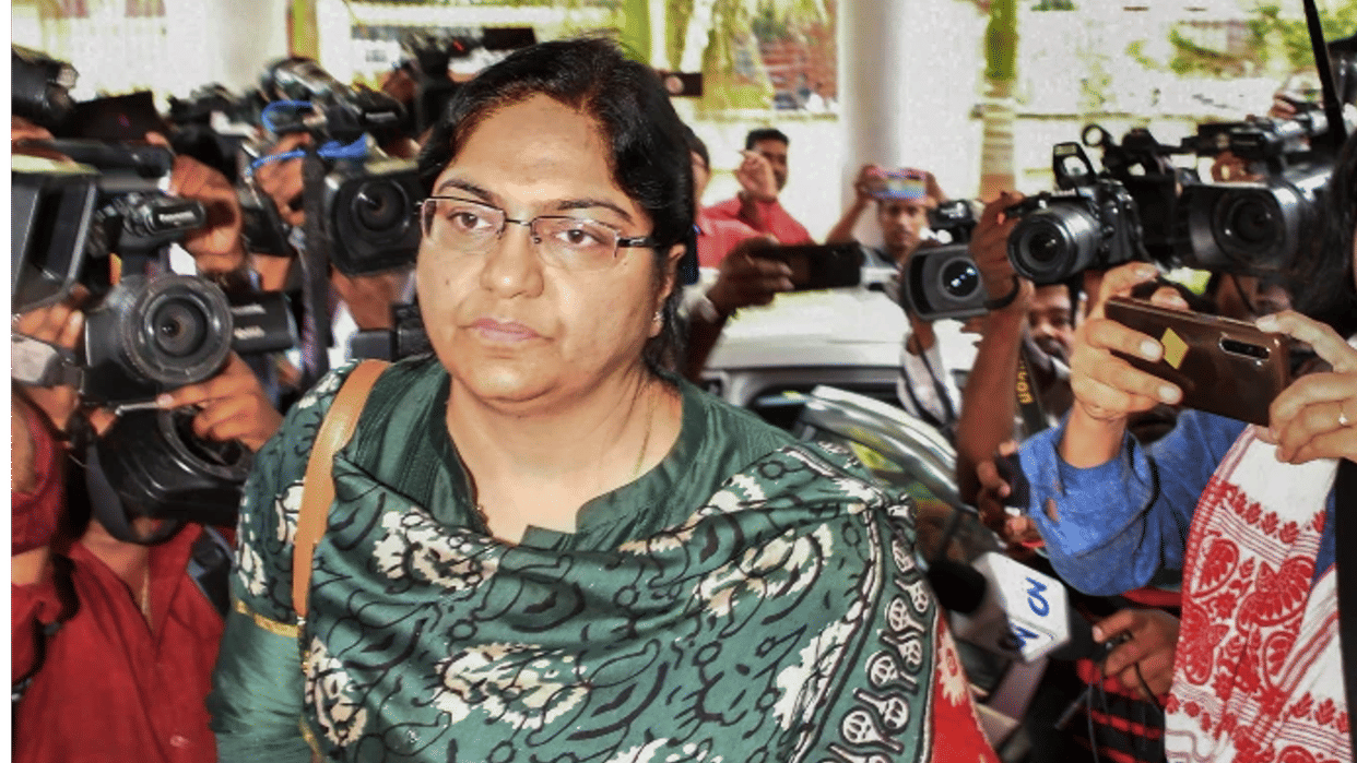 IAS Pooja Singhal Case: nexus of politicians and officers in Jharkhand, the burqa weared woman  exposed secrets of crores