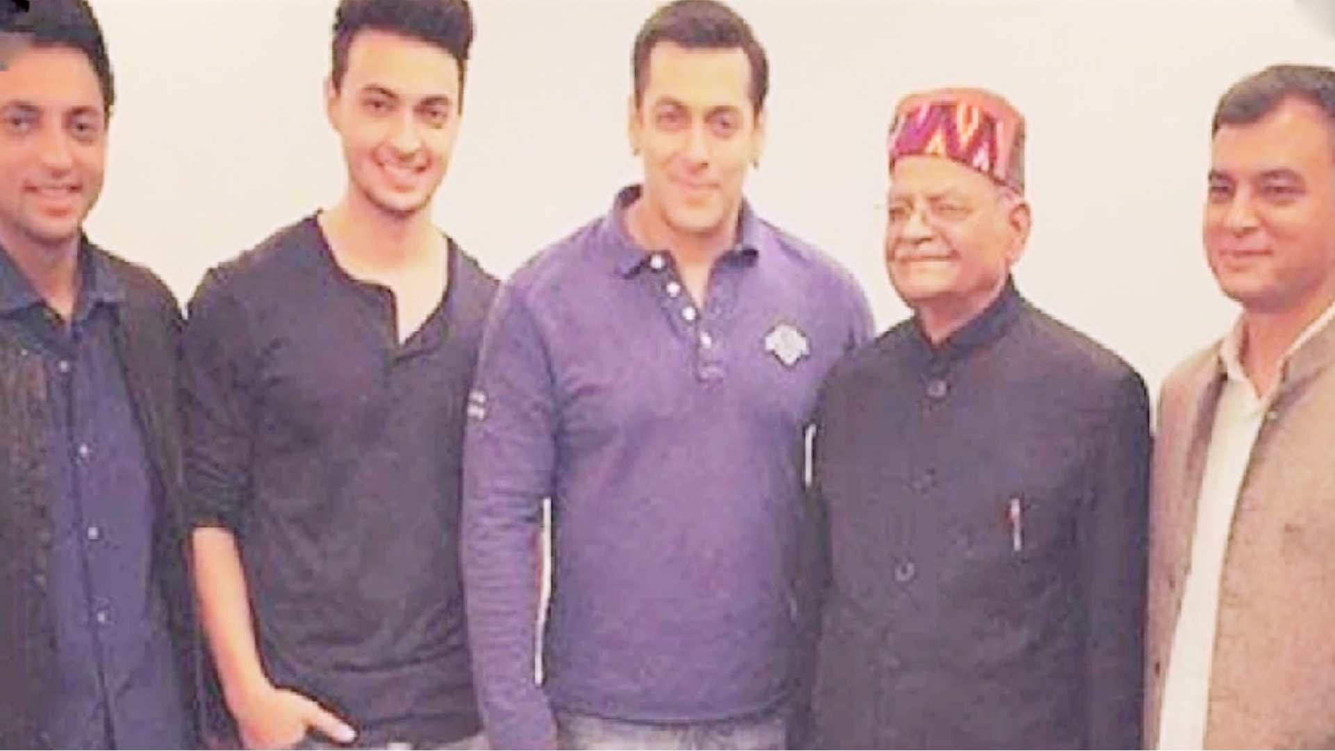 Pandit Sukhram: Chanakya was a politician in Himachal, but controversies did not leave him for a lifetime