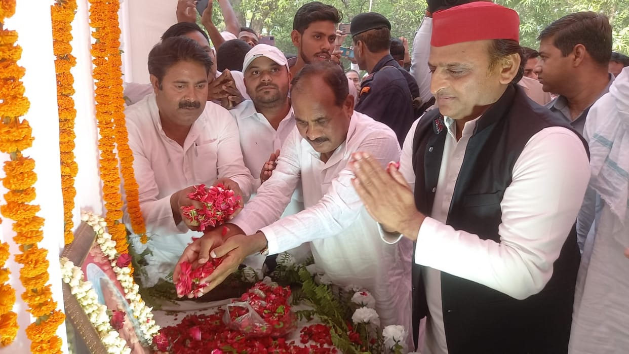 Azamgarh: Akhilesh said, whoever seeks justice in the BJP government, a bulldozer will run at his house.