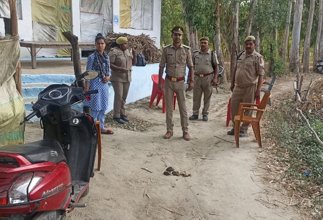 Teenager's mother dies in acid attack