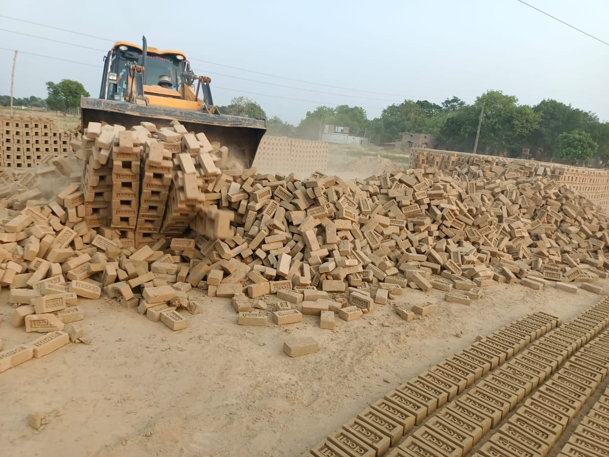 Bulldozers were run on two lakh unpaved bricks of 9 brick kilns