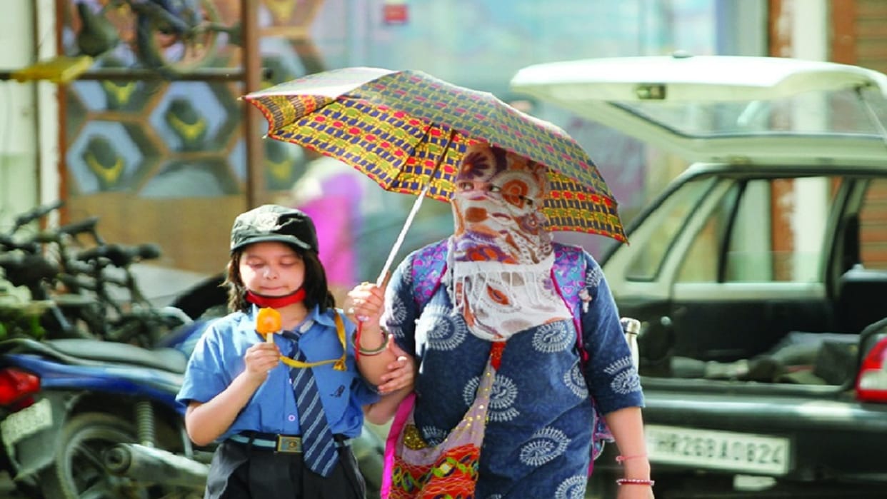 Delhi Weather Updates Meteorological Department expressed possibility of severe heat for next four days