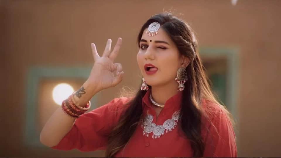 Haryanavi Dancer Sapna Choudhary Dance Video Red Farari Bhojpuri Music News in Hindi
