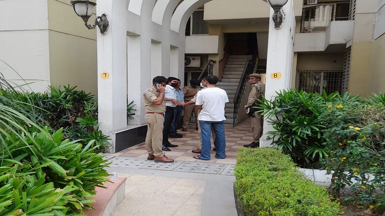 Dead body of a woman missing for two days found in Purvanchal Royal Society of Noida.