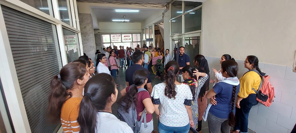Students expressed their anger by playing plate and spoon, Kurukshetra