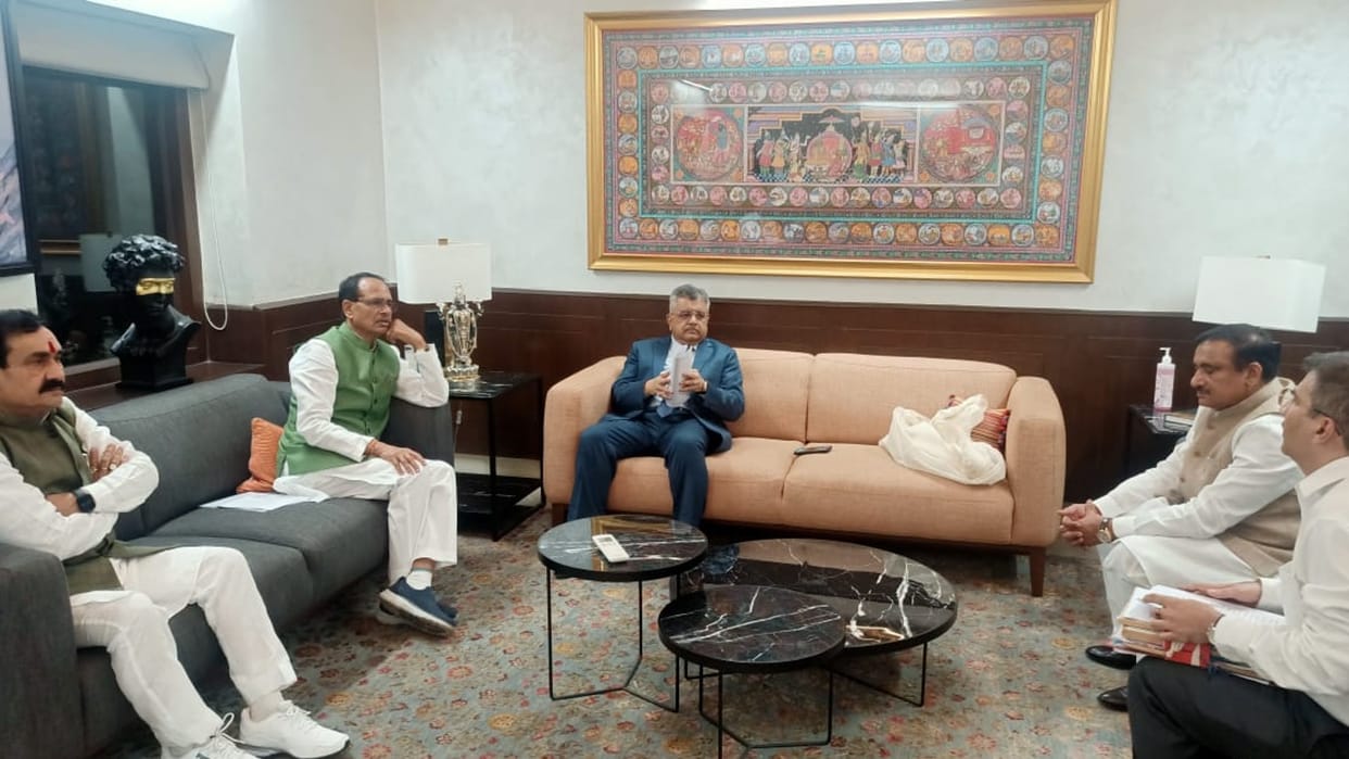 MP Panchayat elections: CM Shivraj leaves for Delhi, will discuss with Solicitor General regarding OBC reservation in bodies