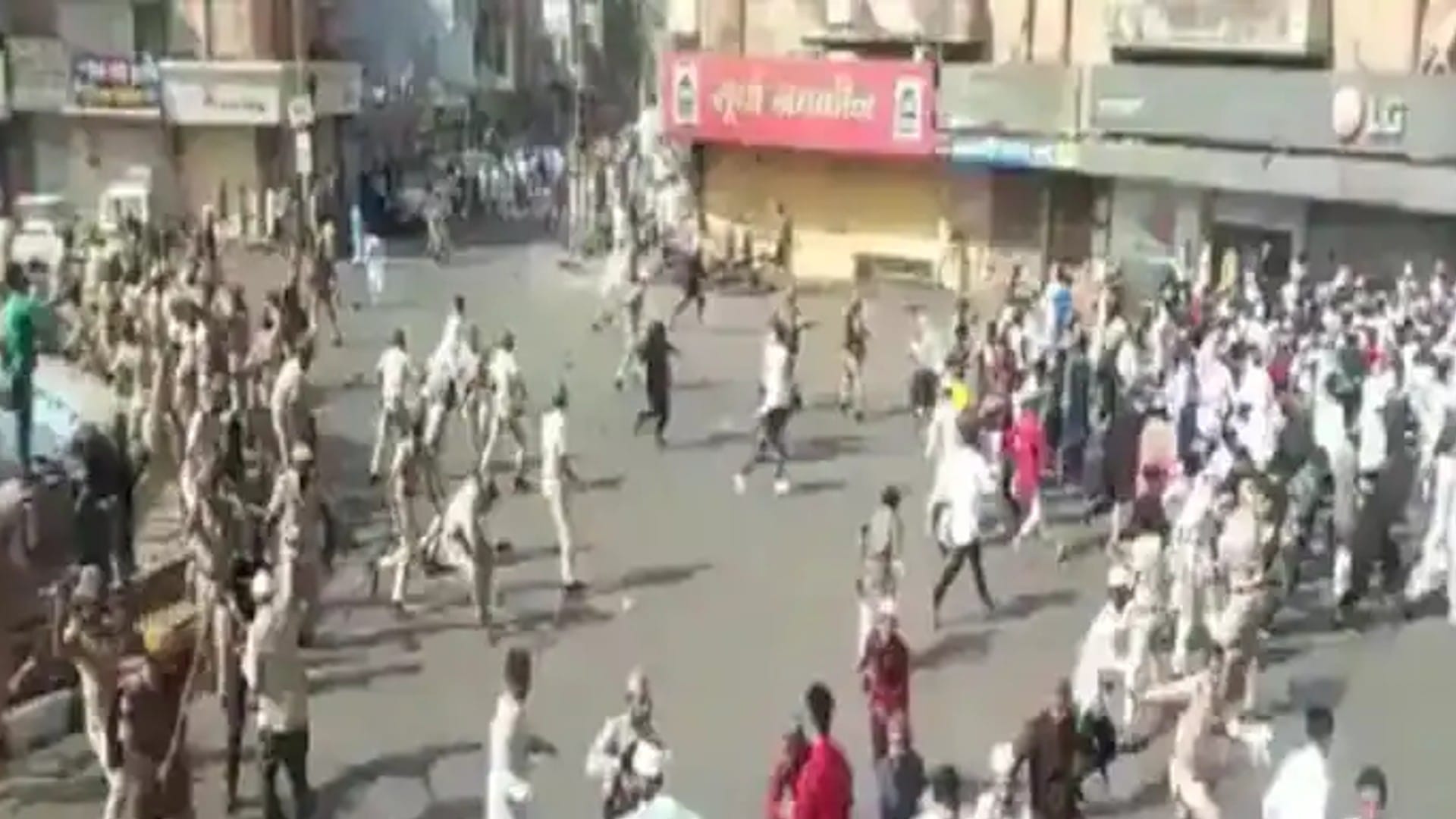 तस्वीर जोधपुर में हुई हिंसा की है।