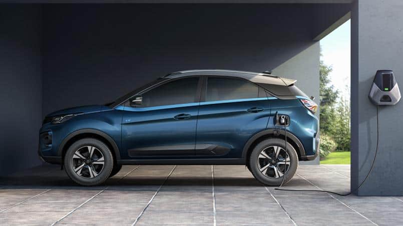 Tata Nexon EV Prime launched in India Know price features Specifications News in Hindi Tata Motors Launches New advanced technology-driven features for Nexon EV