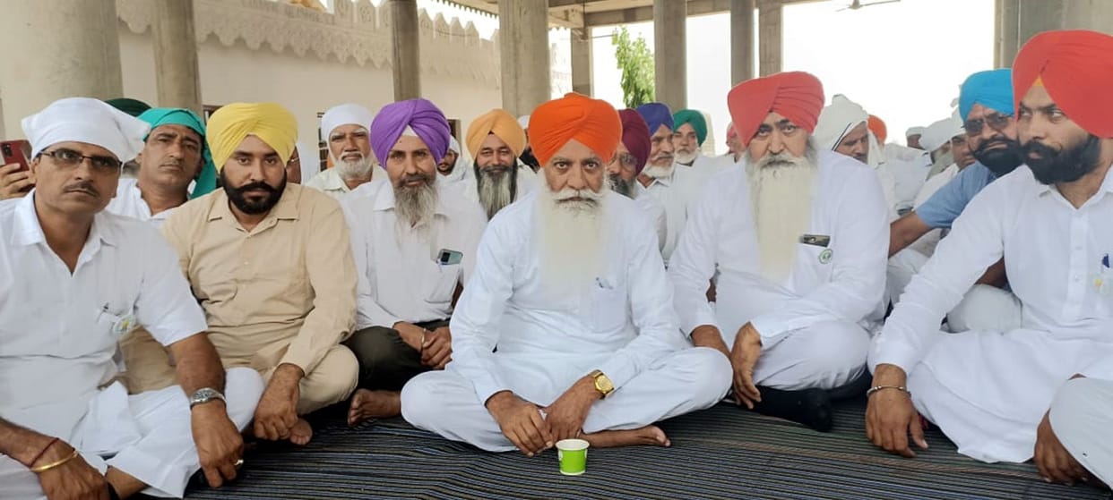 Government is trying to close the mandis