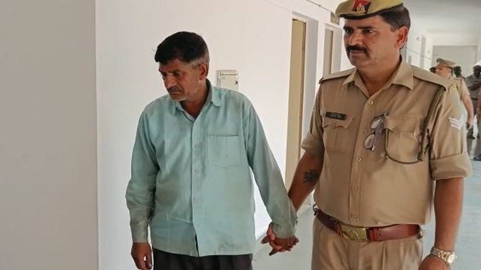police arrested two accused revealing two murders in Kasganj