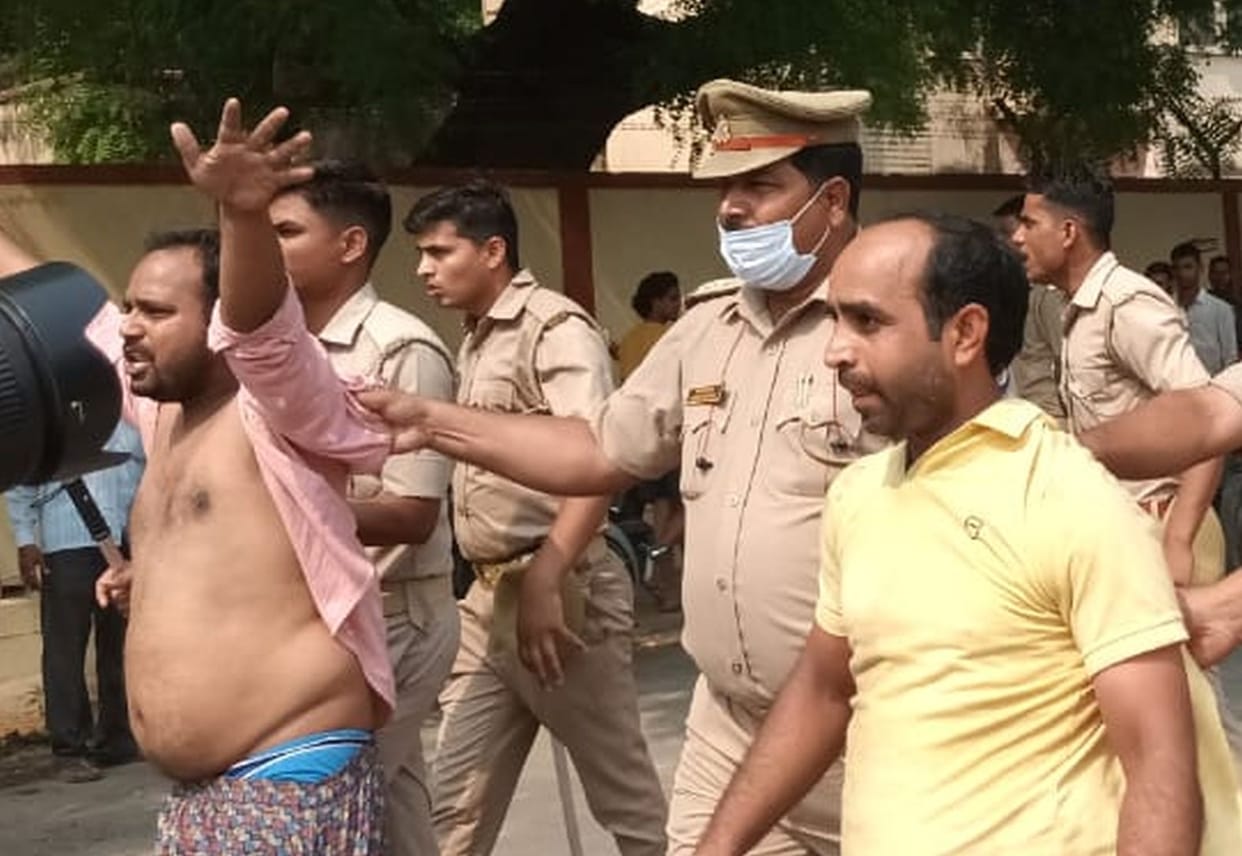 crime,hangama,maarpeet,atikraman,farrukhabad news