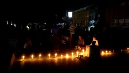 militants shot at a kashmiri pandit employee in tehsildar office in budgam district