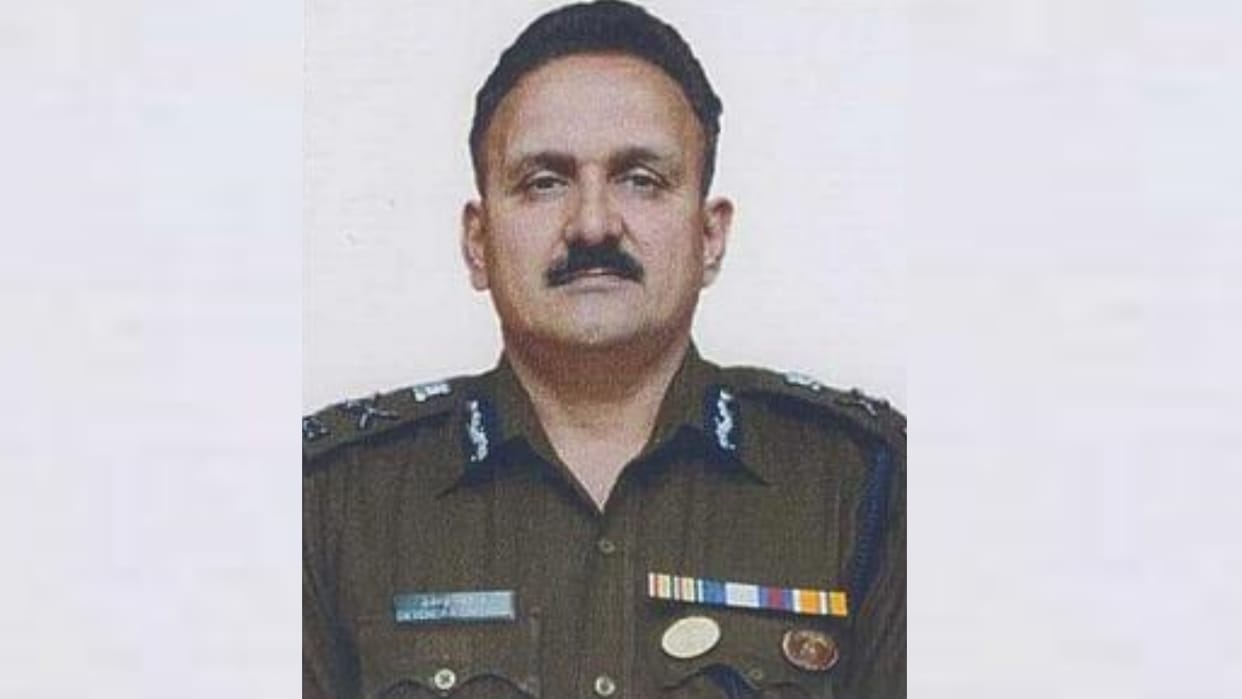 Devendra Singh Chauhan becomes acting DGP of Uttar Pradesh.