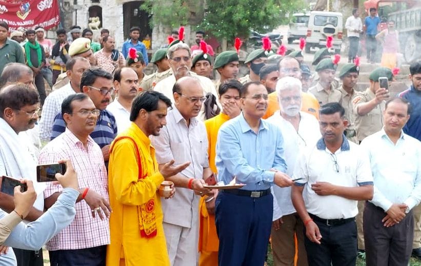 Collective effort started for the cleanliness of Mandakini