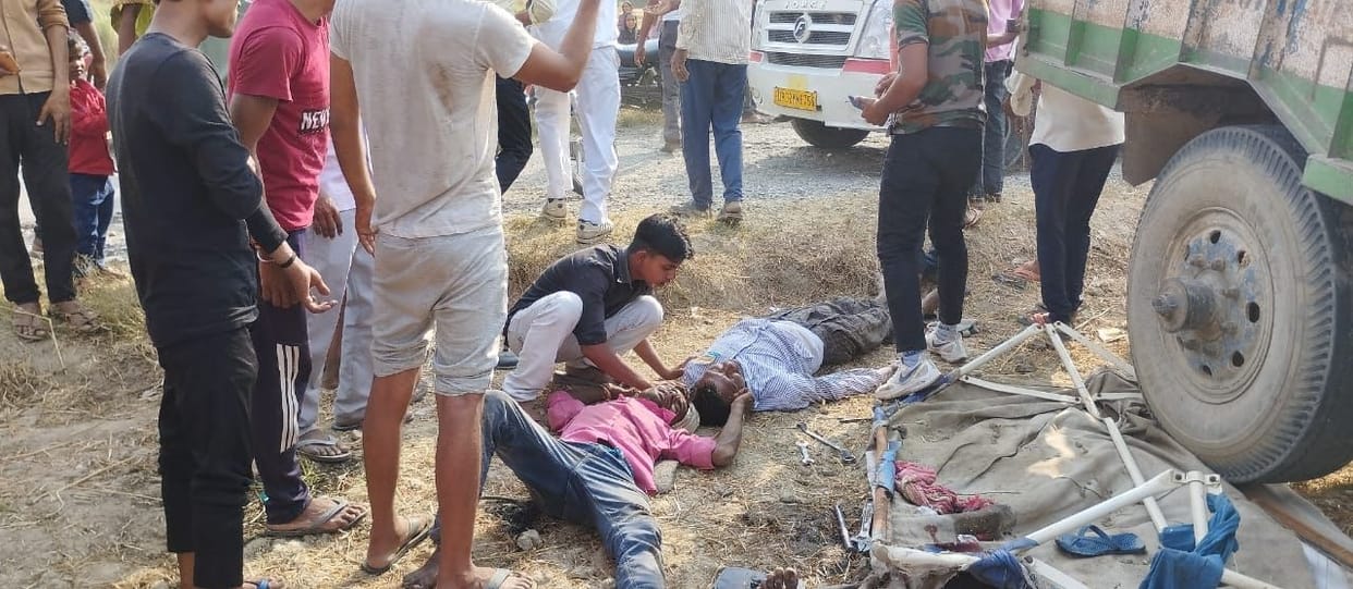 Tractor overturned uncontrollably, one killed, three injured