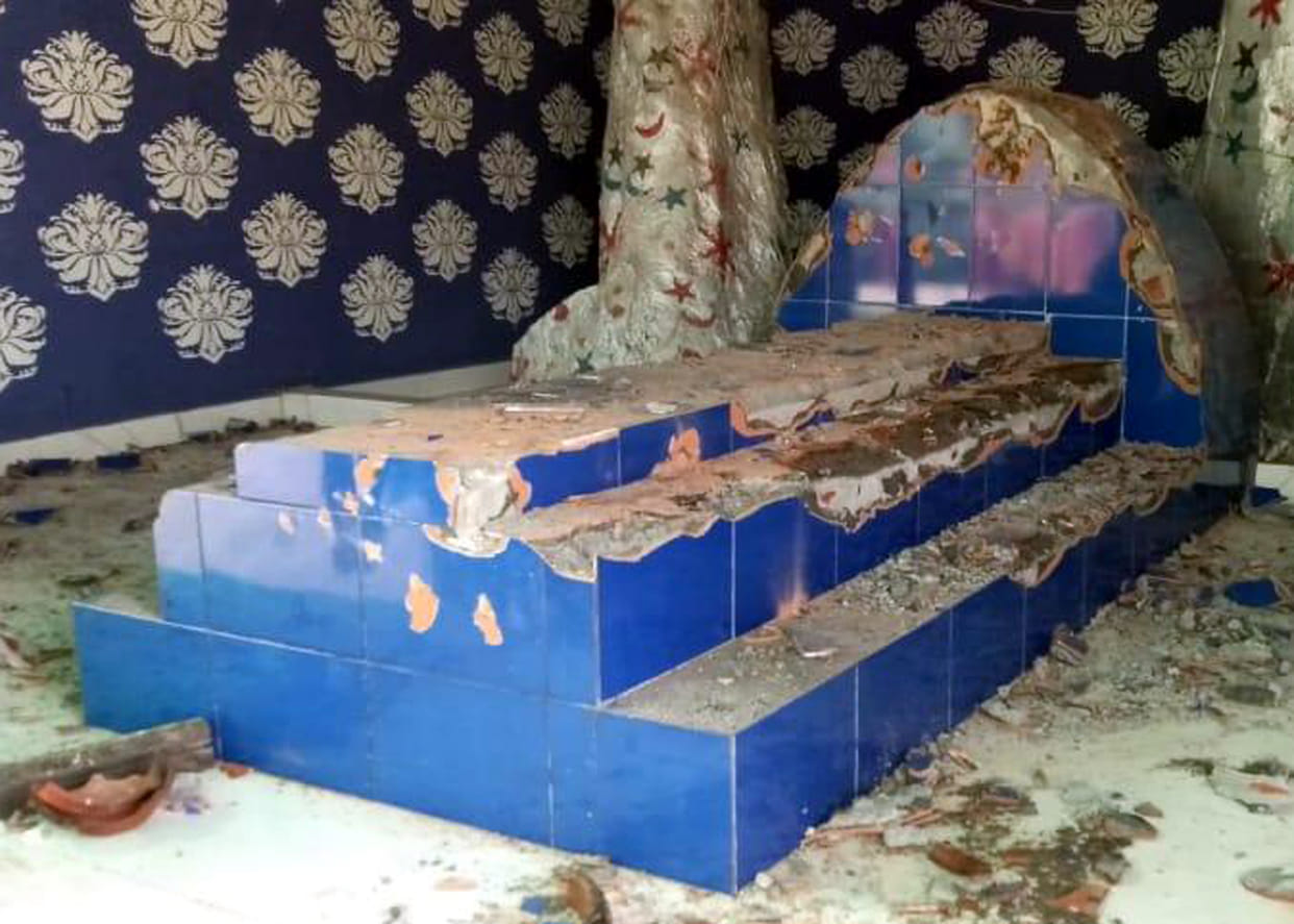 The tomb of the Jheel wala peer was broken in Jyotisar village